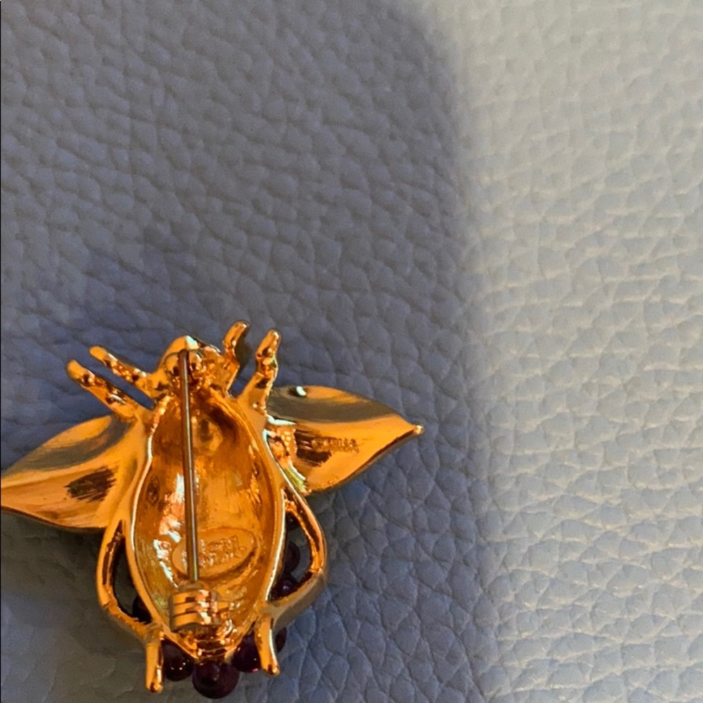 Grape Honeybee Pin - image 3